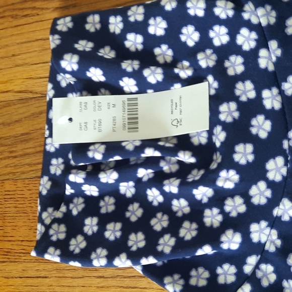NWT J Crew floral turtleneck stretchy top medium - Picture 4 of 5